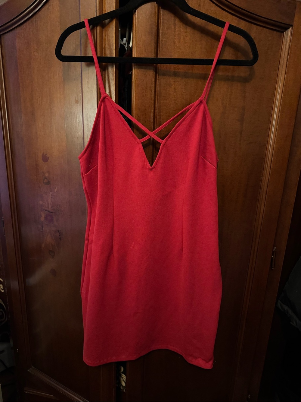 Tobi Red Crisscross V-Neck Midi
 Dress